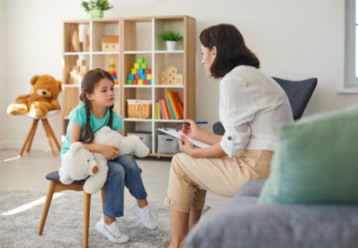 Terapia Infantil y para Adolescentes Terapia Infantil y para Adolescentes